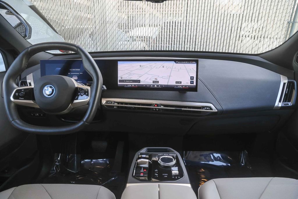 Certified 2025 BMW iX xDrive50 AWD/4WD image 9