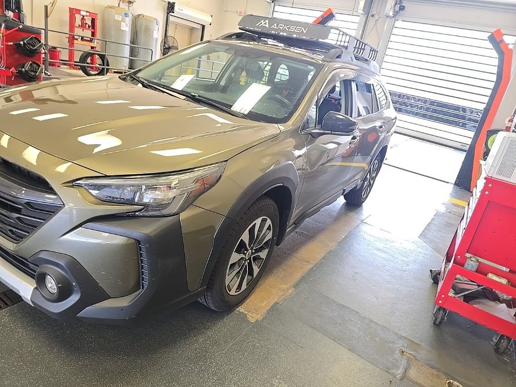 Used 2024 Subaru Outback Limited XT AWD/4WD image 2