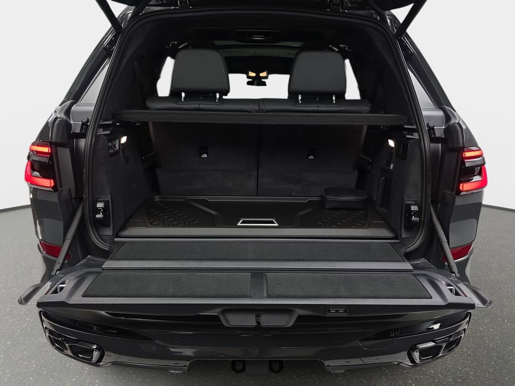 New 2026 BMW X7 M60i image 13