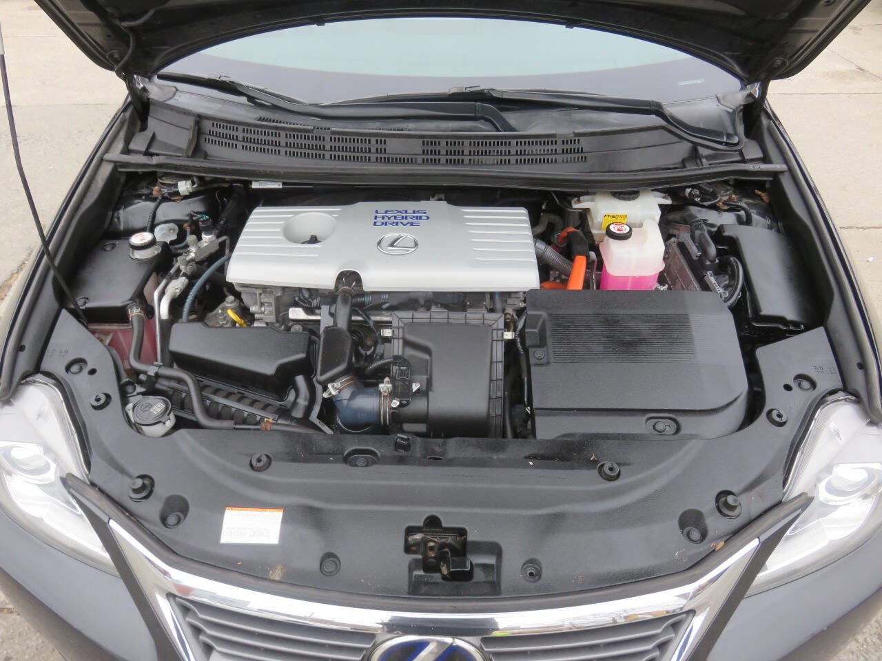Used 2017 Lexus CT 200h Base 4dr Hatchback w/ Navigation System Package image 40