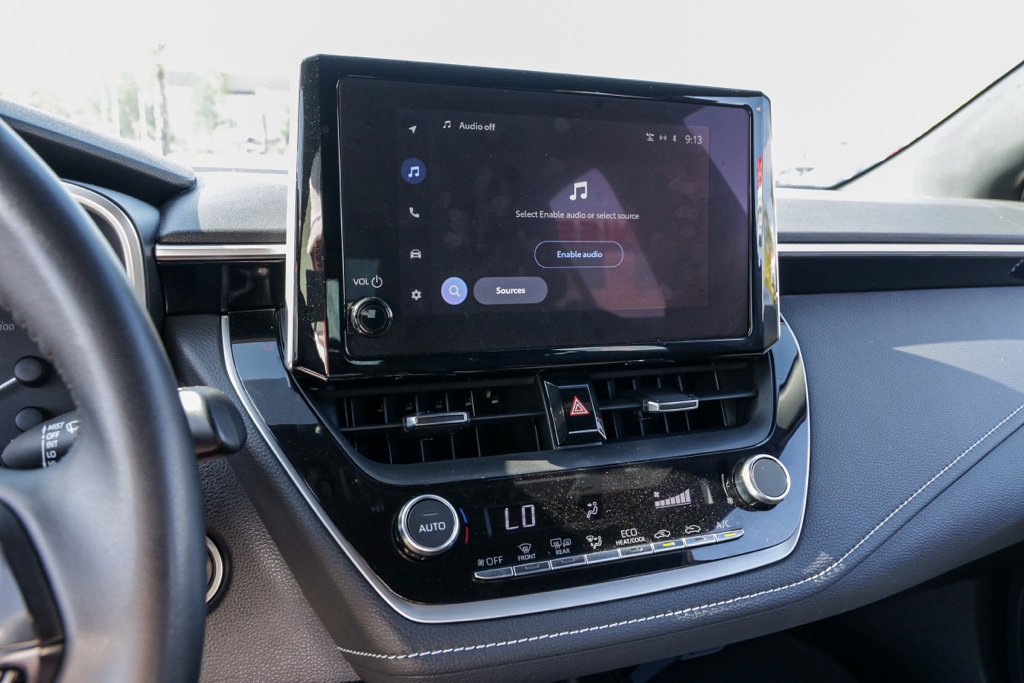 Used 2025 Toyota Corolla SE FWD image 30