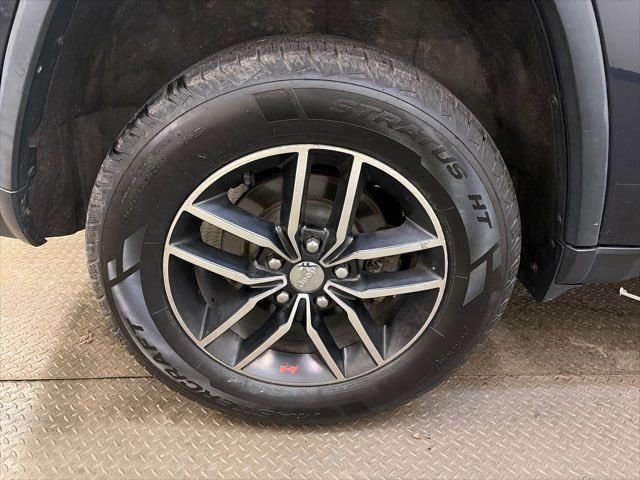 Used 2015 Jeep Grand Cherokee Laredo w/ Quick Order Package 23E image 35