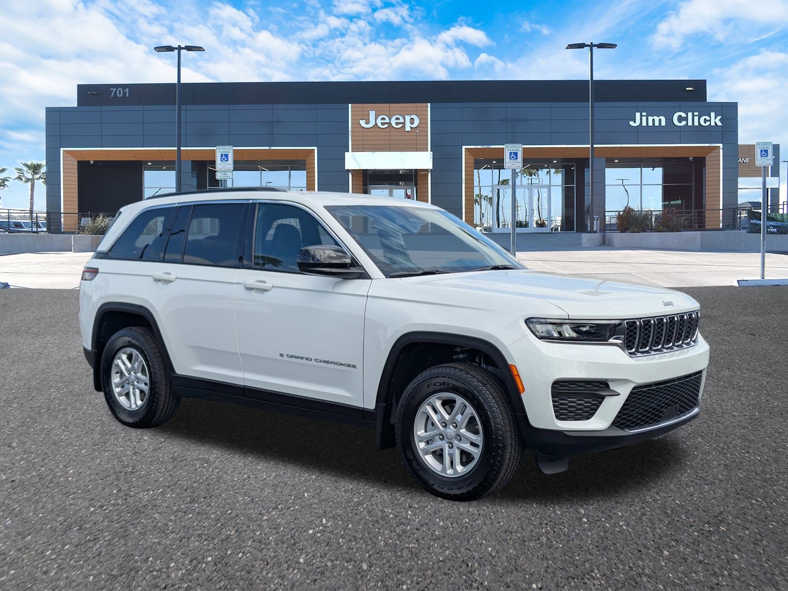 New 2025 Jeep Grand Cherokee Laredo image 1
