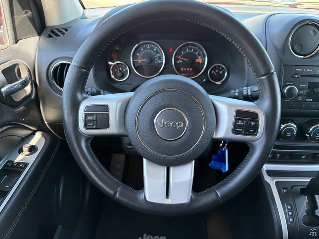 Used 2017 Jeep Compass Latitude image 14