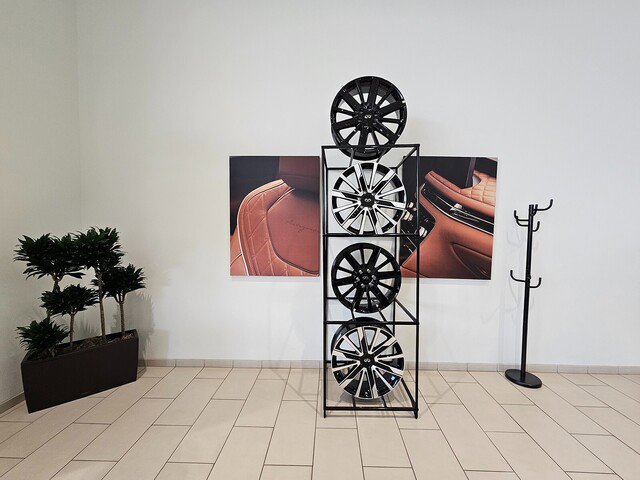 Certified 2025 INFINITI QX50 Luxe w/ Accent Package image 40