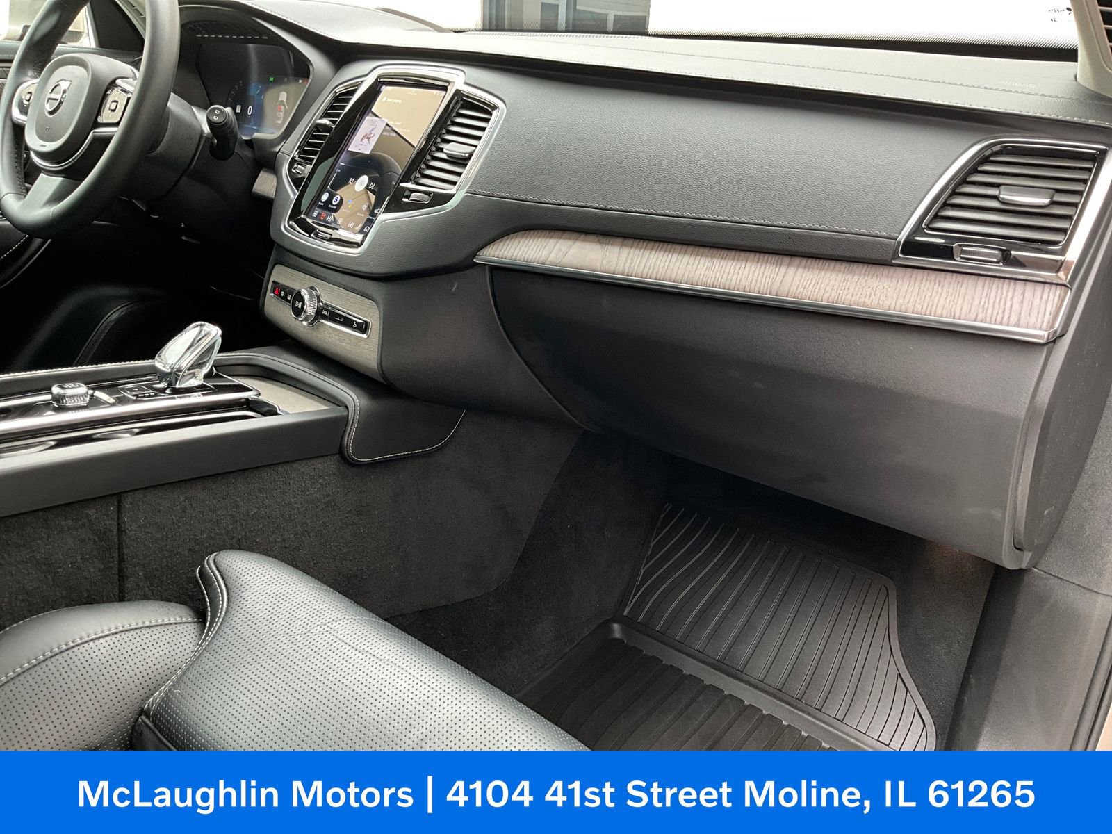 Certified 2023 Volvo XC90 B6 Ultimate w/ Protection Package Premier image 9