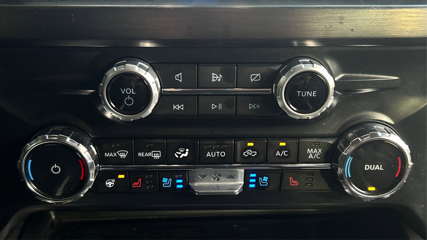 Used 2024 Ford F250 Lariat w/ FX4 Off-Road Package AWD/4WD image 38