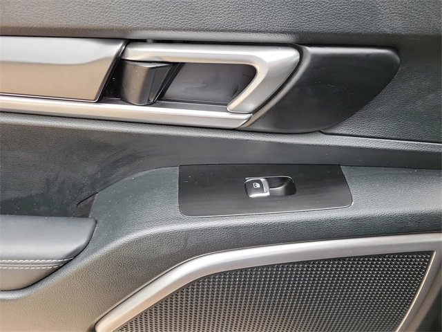 Certified 2025 Kia Telluride LX image 17