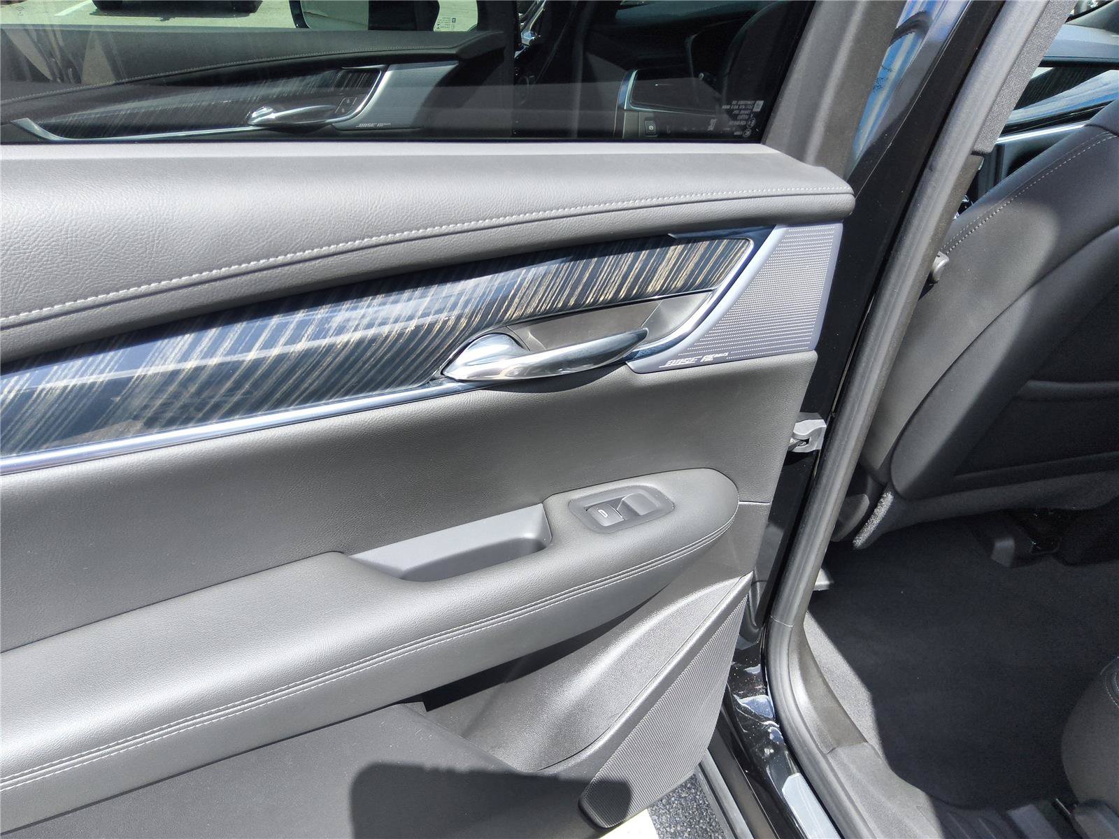 Used 2023 Cadillac XT6 Premium Luxury w/ Technology Package FWD image 20