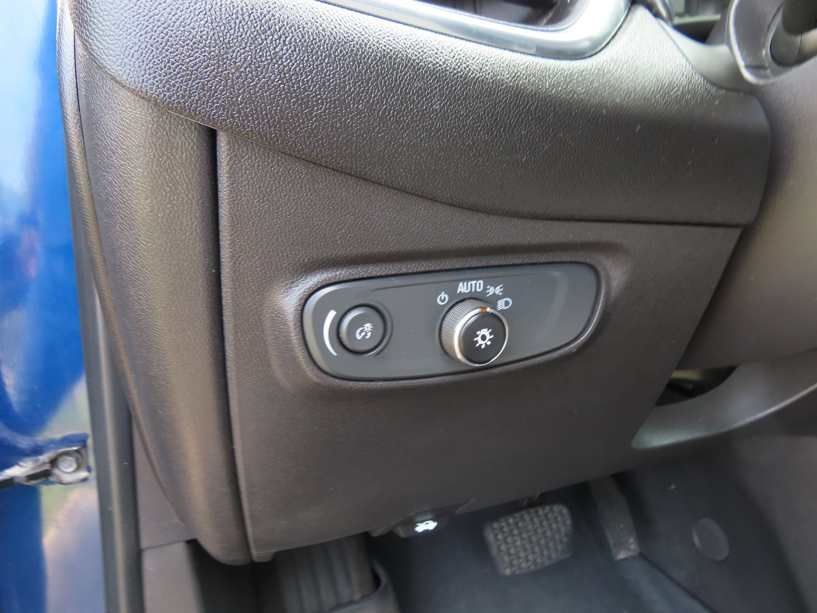 Used 2023 Chevrolet Equinox LS FWD image 12