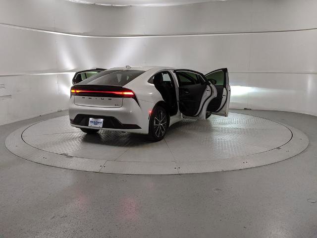 Used 2025 Toyota Prius XLE image 9