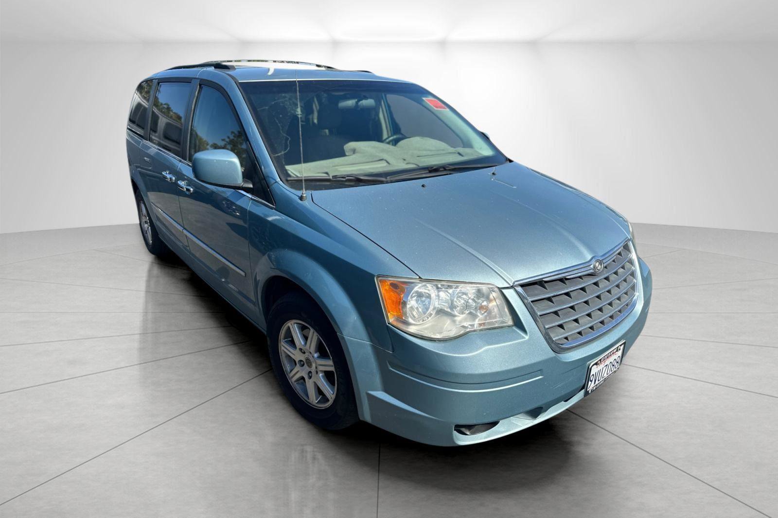 Used 2009 Chrysler Town & Country Touring w/ Family Value Group