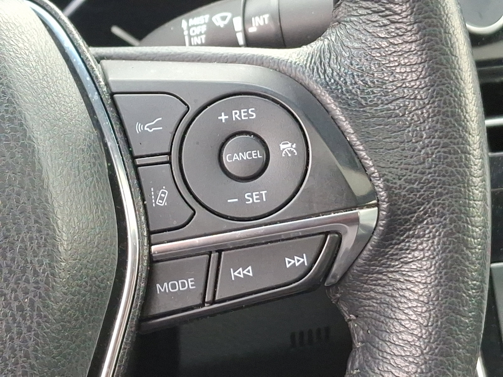 Used 2021 Toyota Avalon XLE image 23