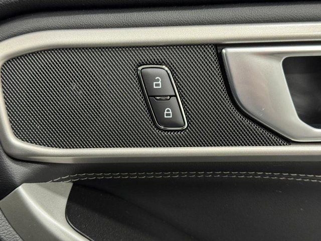 Used 2023 Ford Explorer XLT image 21