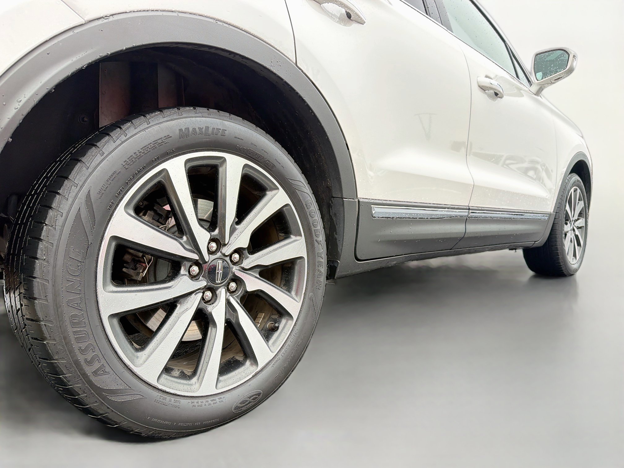 Used 2019 Lincoln MKC Reserve w/ MKC Climate Package AWD/4WD image 7