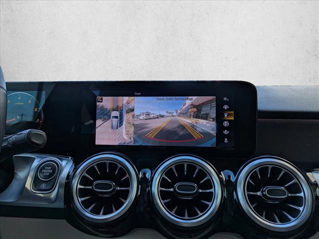 Used 2022 Mercedes-Benz GLB 250 image 13