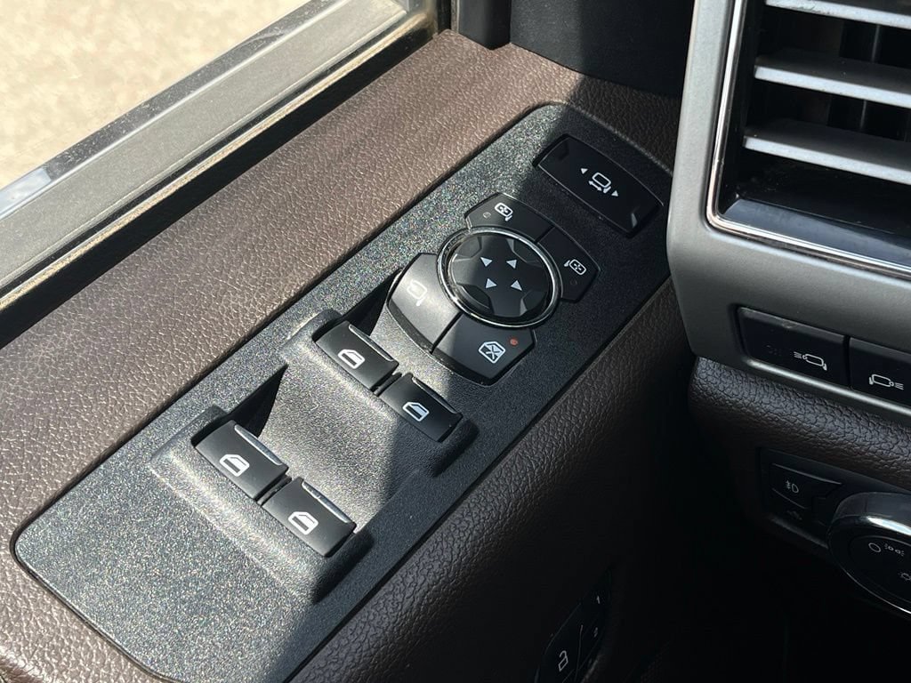 Used 2019 Ford F250 King Ranch w/ King Ranch Ultimate Package AWD/4WD image 24
