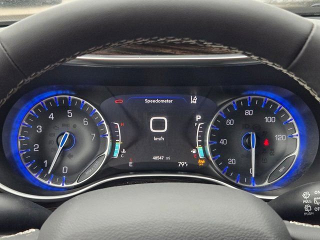 Used 2024 Chrysler Pacifica Limited FWD image 16
