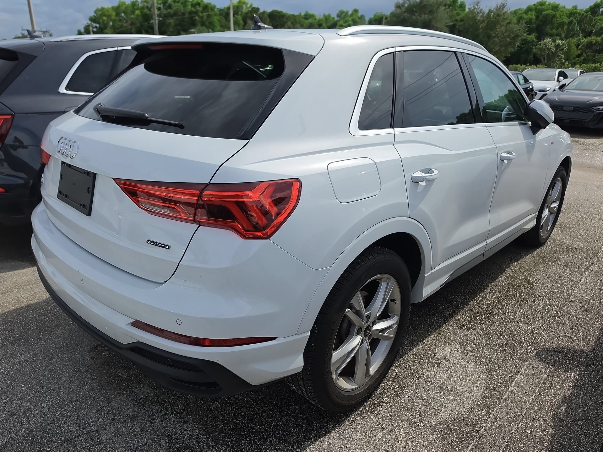 Used 2024 Audi Q3 2.0T Premium Plus w/ Premium Plus Package AWD/4WD image 6