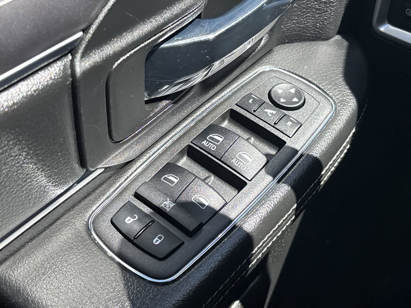 Used 2022 RAM 1500 Classic Warlock w/ Electronics Group AWD/4WD image 28