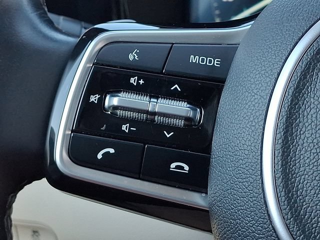 Certified 2023 Kia Sorento SX Prestige w/ Panoramic Sunroof Package AWD/4WD image 23