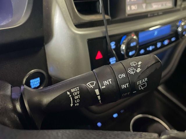 Used 2019 Toyota Highlander SE AWD/4WD image 25
