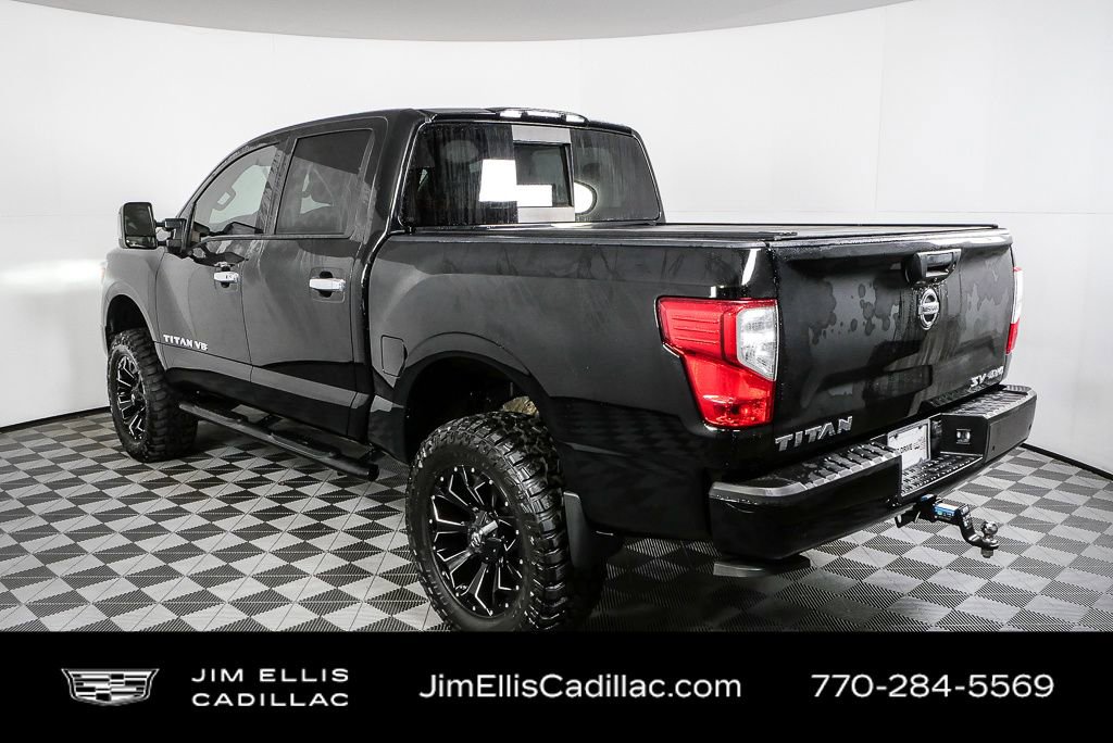 Used 2020 Nissan Titan SV w/ SV Convenience Package image 3