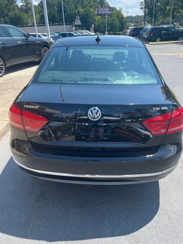 Used 2014 Volkswagen Passat 1.8T SEL Premium FWD image 5