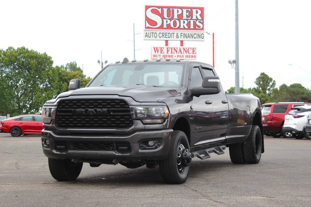 Used 2024 RAM 3500 Big Horn w/ Night Edition AWD/4WD image 7