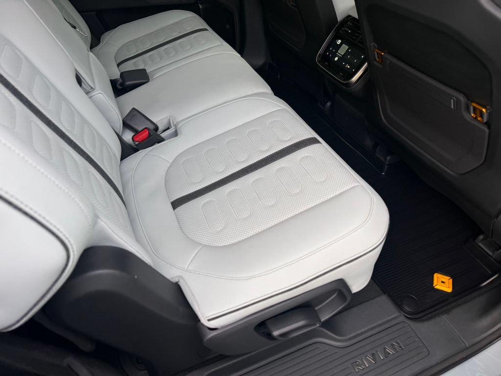 Used 2023 Rivian R1S Adventure AWD/4WD image 44