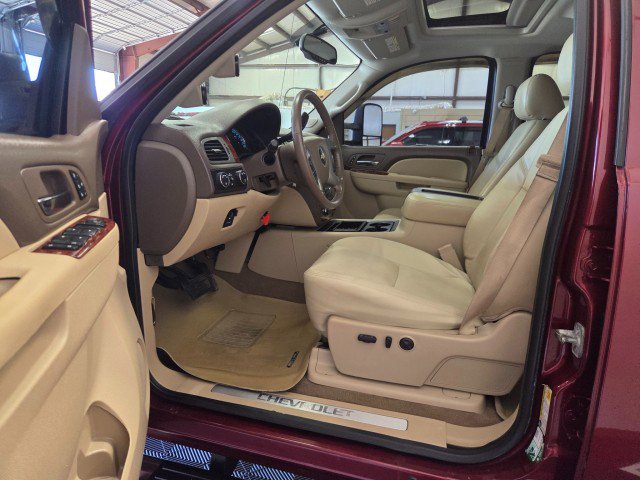 Used 2013 Chevrolet Silverado 2500 LTZ w/ LTZ Plus Package image 6