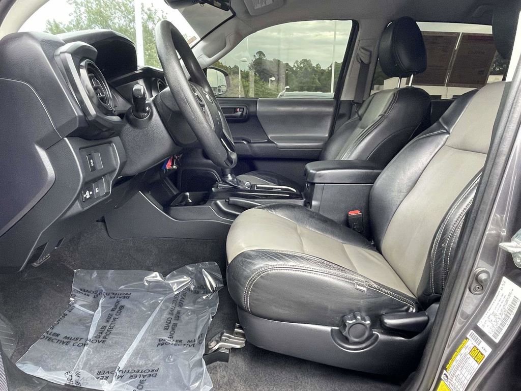 Used 2021 Toyota Tacoma SR AWD/4WD image 17