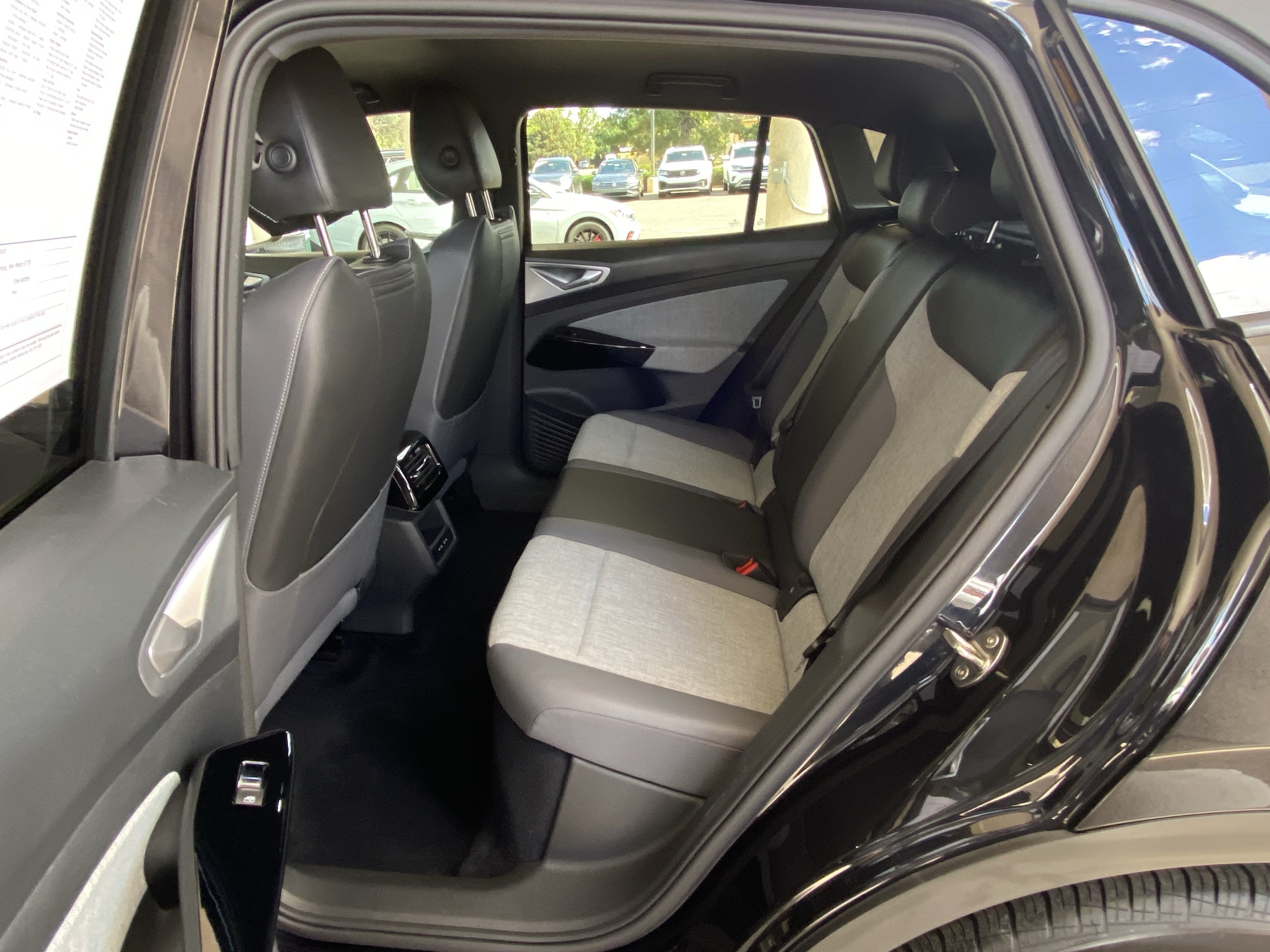 Certified 2023 Volkswagen ID.4 Pro RWD image 36