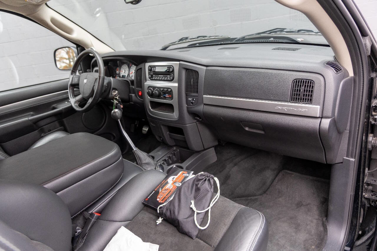 Used 2004 Dodge Ram 1500 Truck 2WD Regular Cab image 2