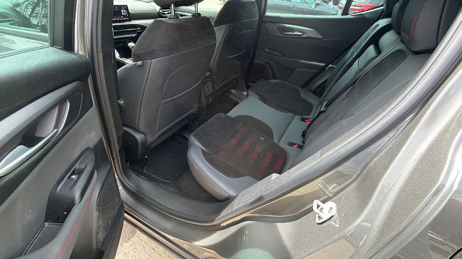 Used 2025 Dodge Hornet R/T image 23