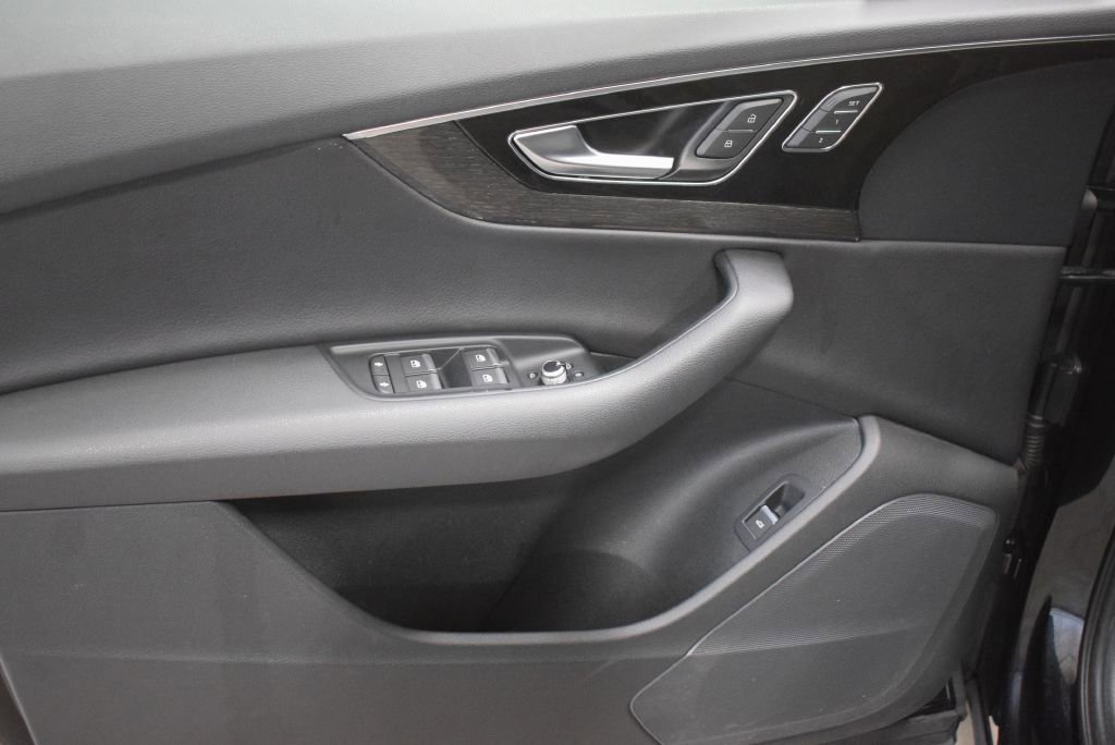 Used 2017 Audi Q7 3.0T Premium Plus image 7