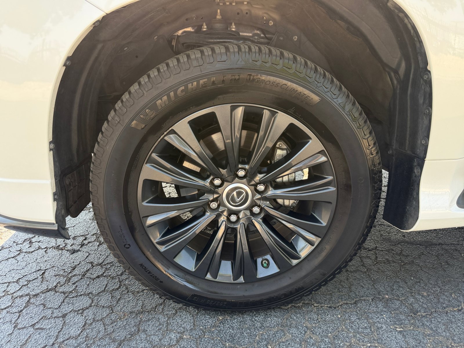 Used 2022 Lexus GX 460 Premium w/ Accessory Package AWD/4WD image 24