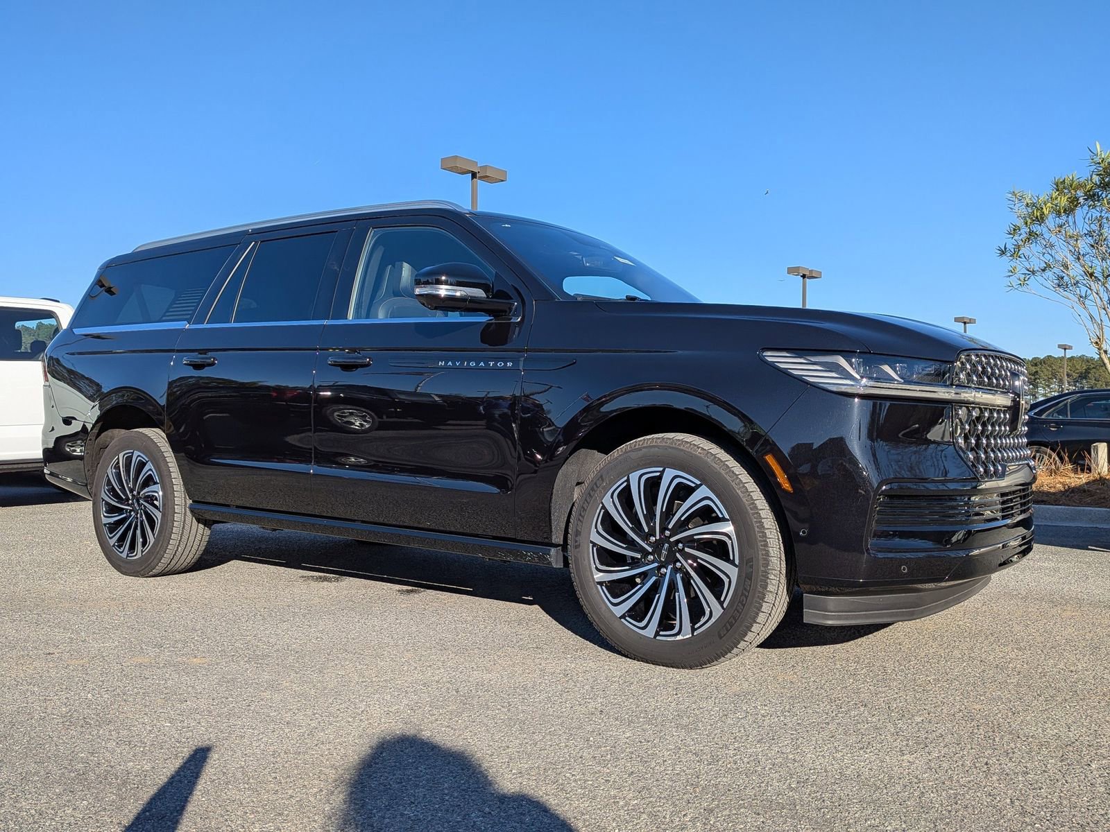 Used 2025 Lincoln Navigator L Black Label image 3