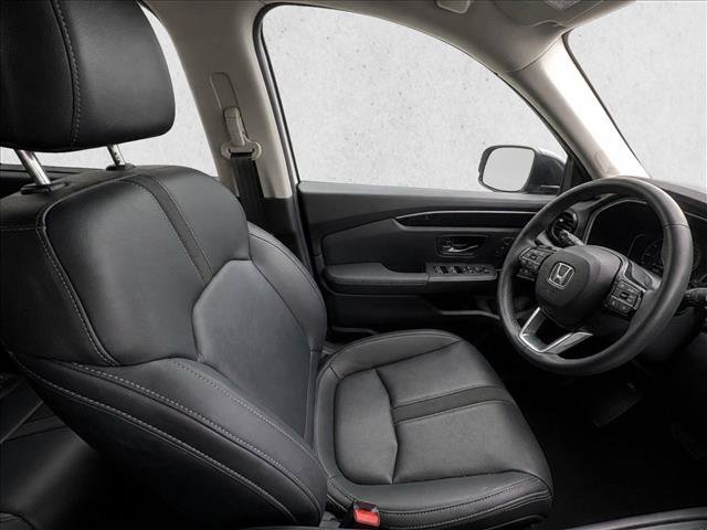 Used 2025 Honda Pilot Touring image 15