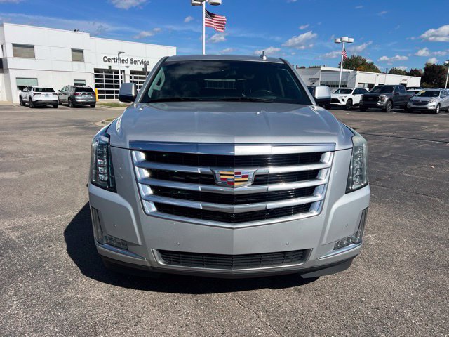 Used 2019 Cadillac Escalade Luxury AWD/4WD image 2