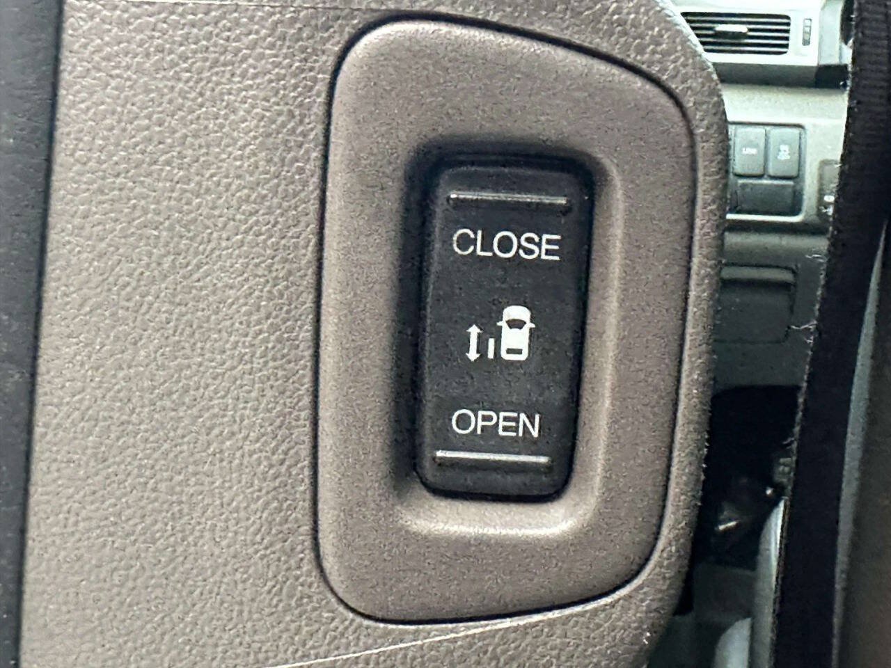 Used 2016 Honda Odyssey Touring Elite image 38