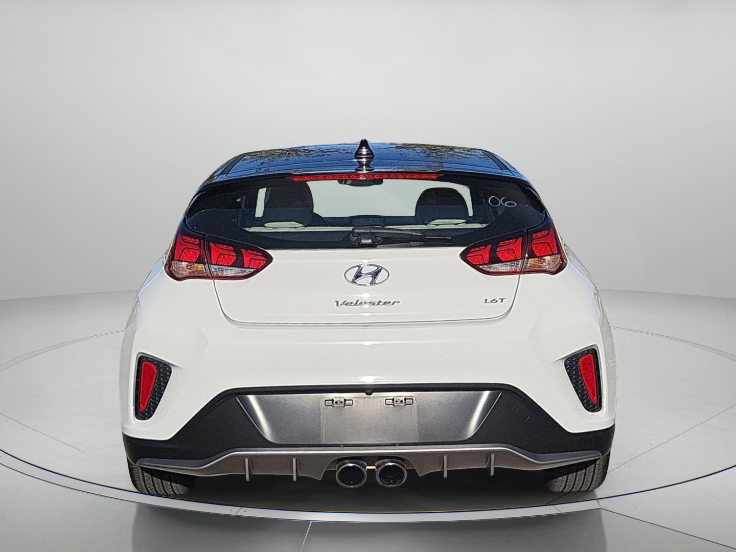 Used 2019 Hyundai Veloster Turbo Ultimate image 2