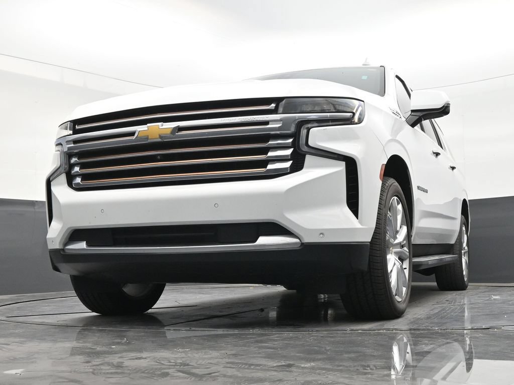 Used 2022 Chevrolet Suburban High Country RWD image 26