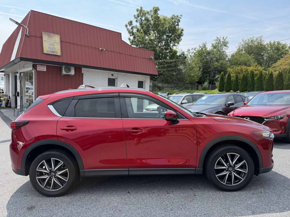 Used 2018 MAZDA CX-5 Touring w/ Preferred Equipment Package FWD image 8