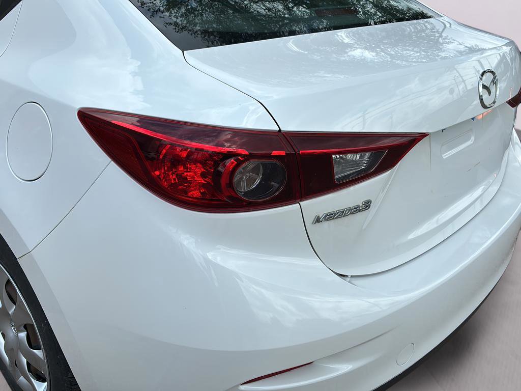 Used 2018 MAZDA MAZDA3 Sport FWD image 38