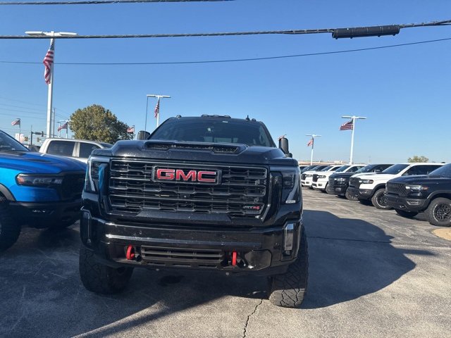 Used 2024 GMC Sierra 2500 AT4 w/ AT4 Premium Plus Package image 11