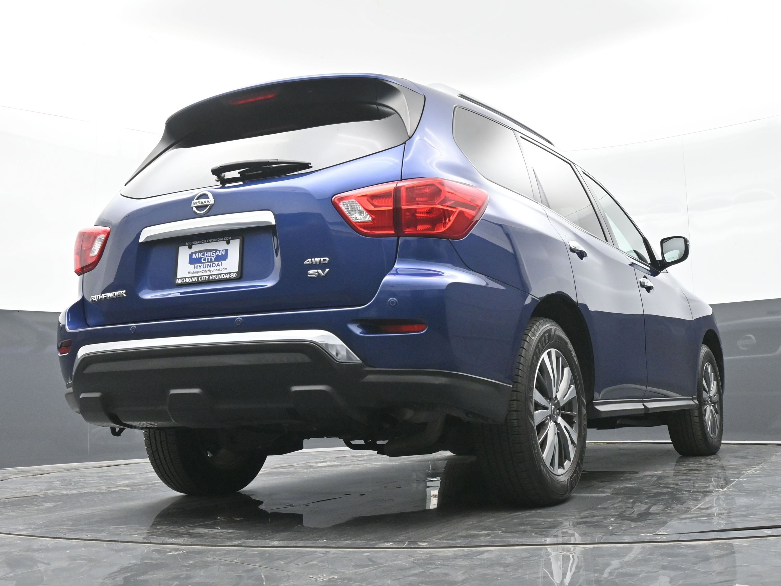 Used 2020 Nissan Pathfinder SV image 42