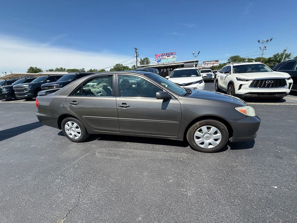 Used 2004 Toyota Camry LE FWD image 2