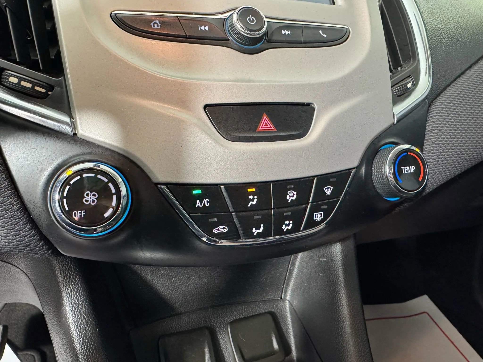 Used 2018 Chevrolet Cruze LS image 17