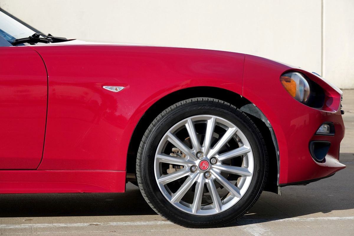 Used 2018 FIAT 124 Spider Lusso w/ Navigation & Sound Group image 25